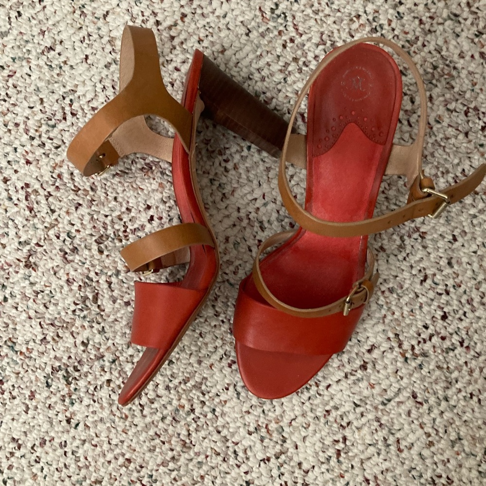 Johnson & Murphy shoes. 3.5 wooden high heel sandals.  Size 9.5.